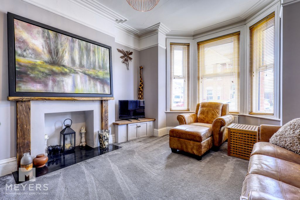 Property photo 3 of 26