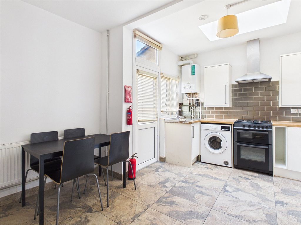 Property photo 2 of 10 Picture No. 14