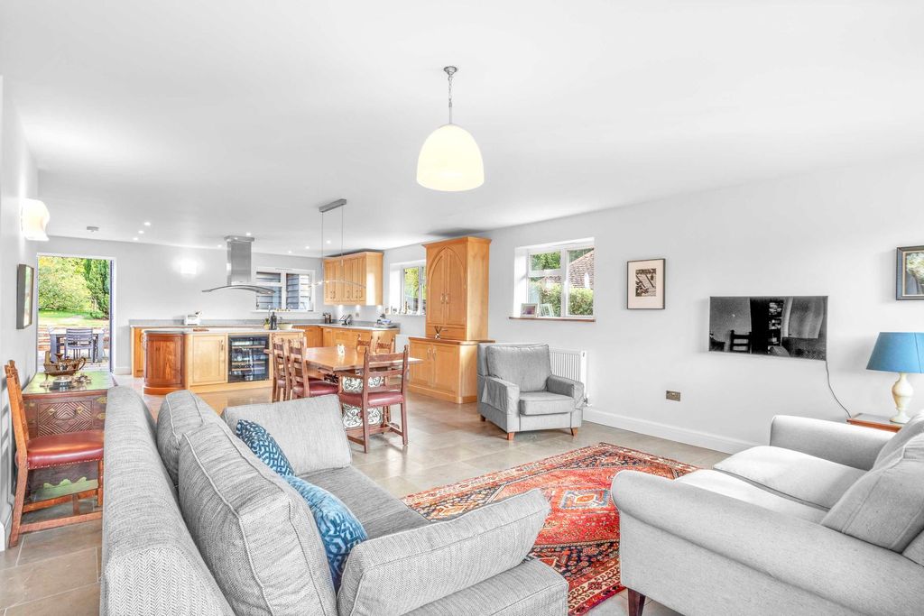 Property photo 3 of 23