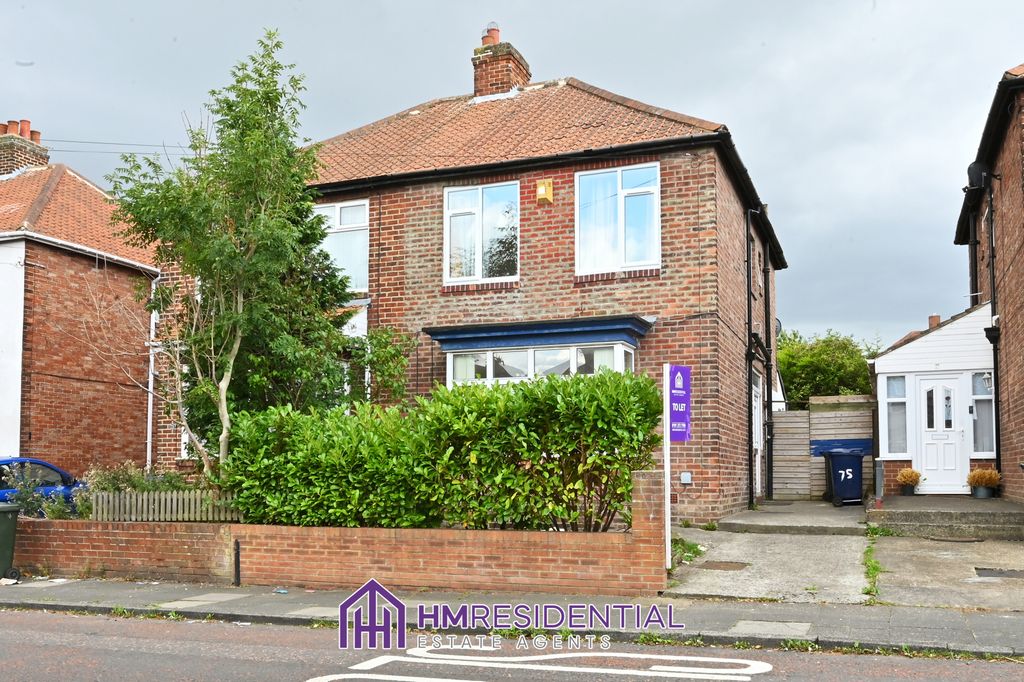 Property photo 1 of 10 3 Bedroom Semi Detached For Rent On Hadrian Road, Newcastle Upon Tyne, Fenham, Tyne And Wear, 3 Bedroom Semi Detached For Rent On Hadrian Road £1195.00 01/08/2026