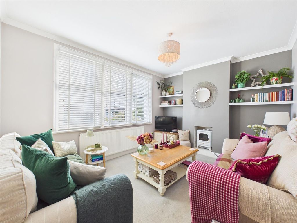 Property photo 2 of 17 Cam02885G0-Pr0577-Still006.Jpg