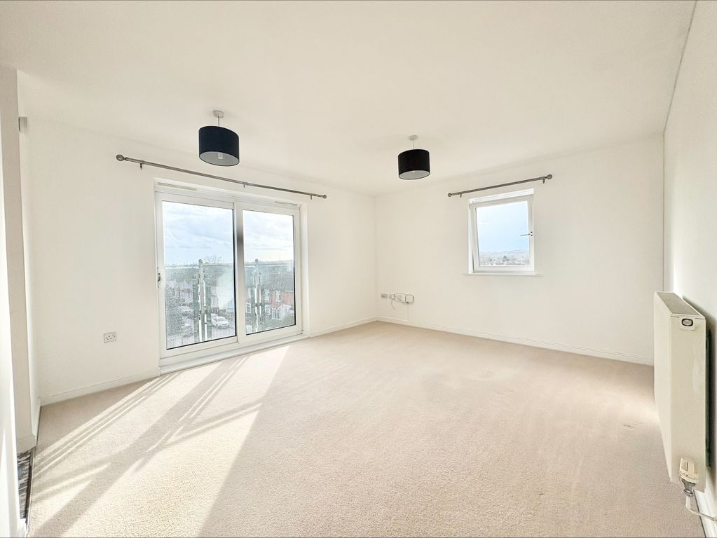 Property photo 1 of 8 Image