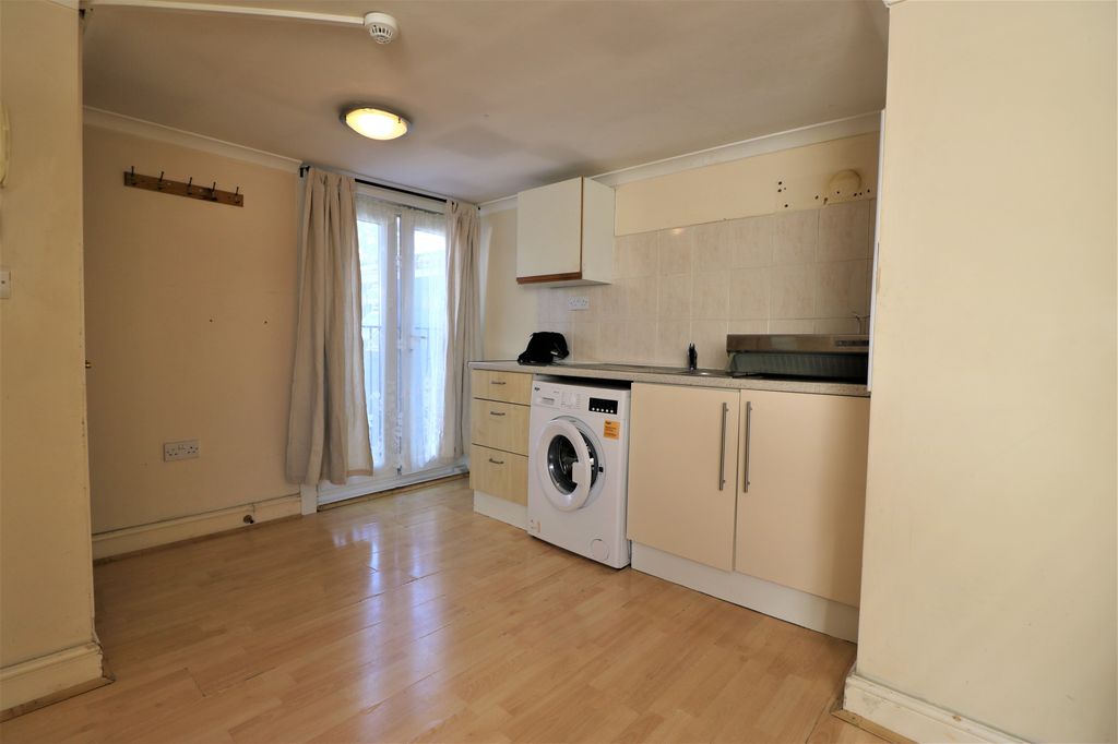 Property photo 1 of 4