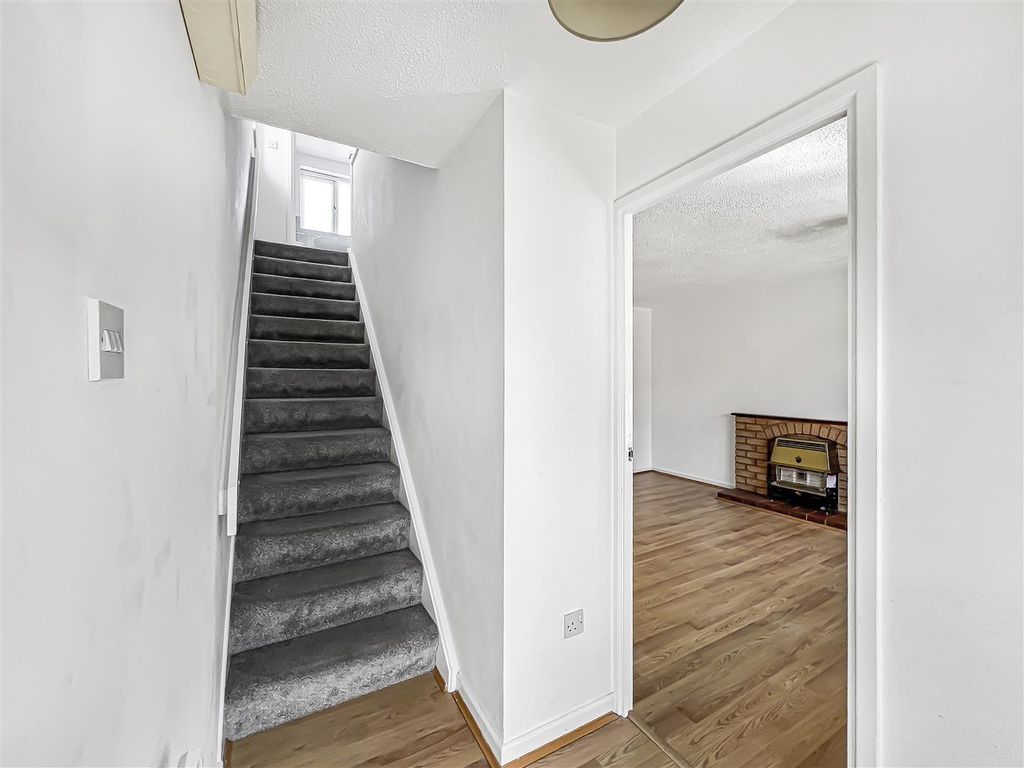 Property photo 3 of 15 10_51592.Jpg