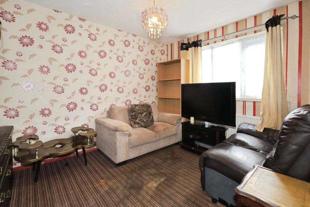 Property photo 3 of 17 Pbox-Img.Jpg