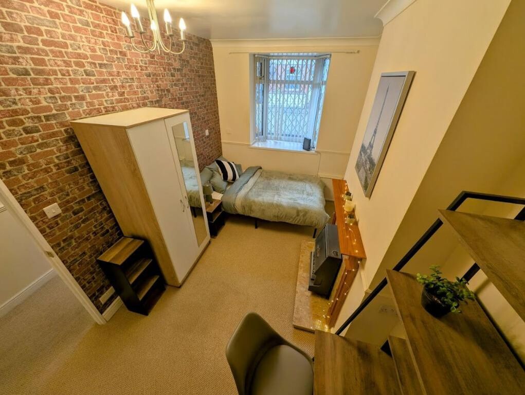 Property photo 1 of 7