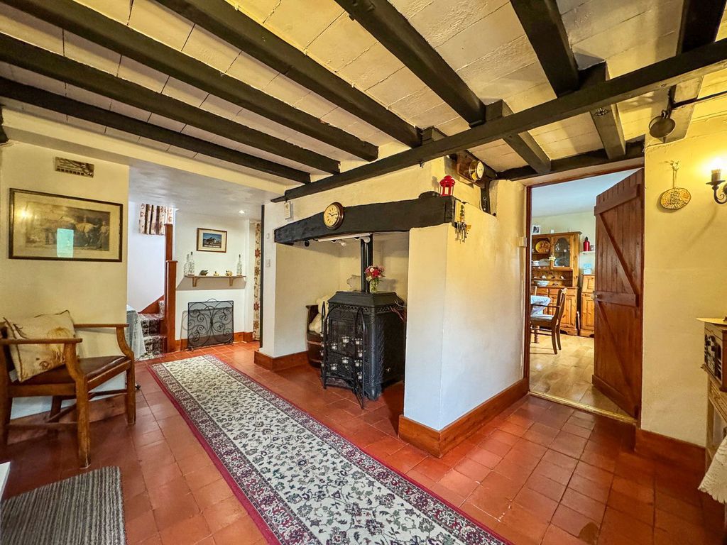 Property photo 2 of 20