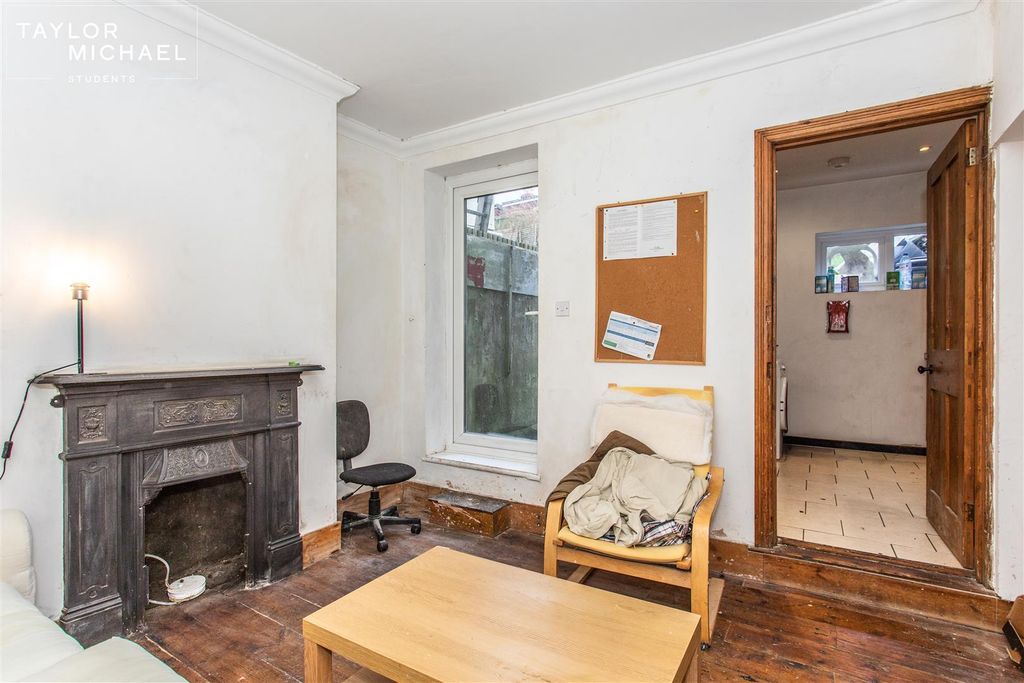 Property photo 3 of 13 Living Room