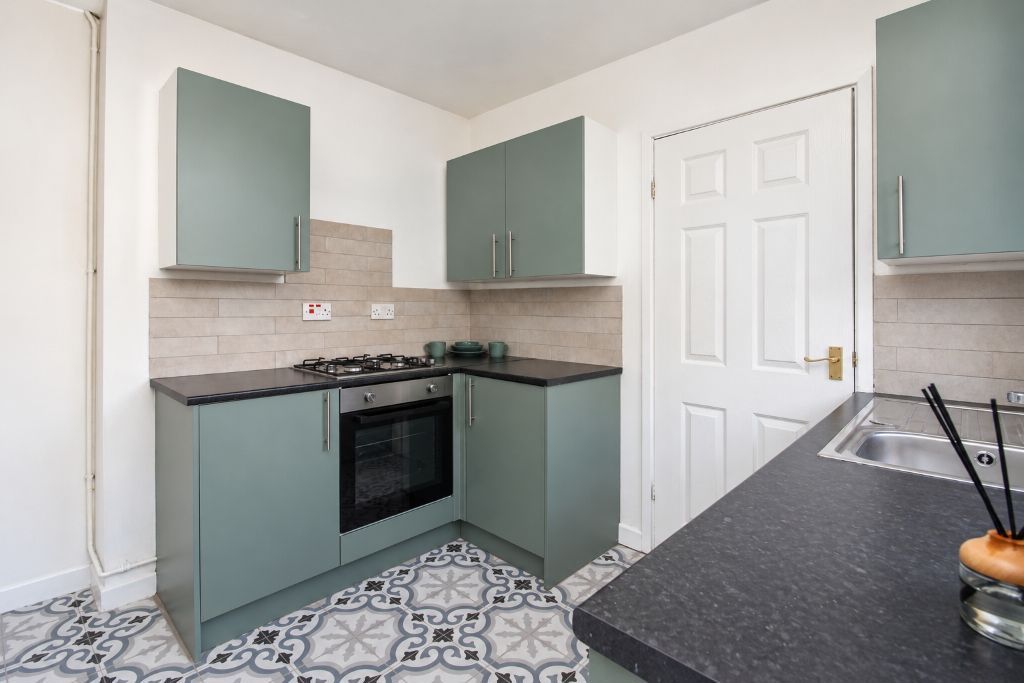 Property photo 2 of 12 Kitchen
