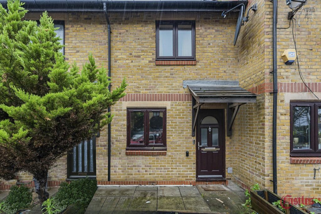 Property photo 1 of 20 Front (Exterior)