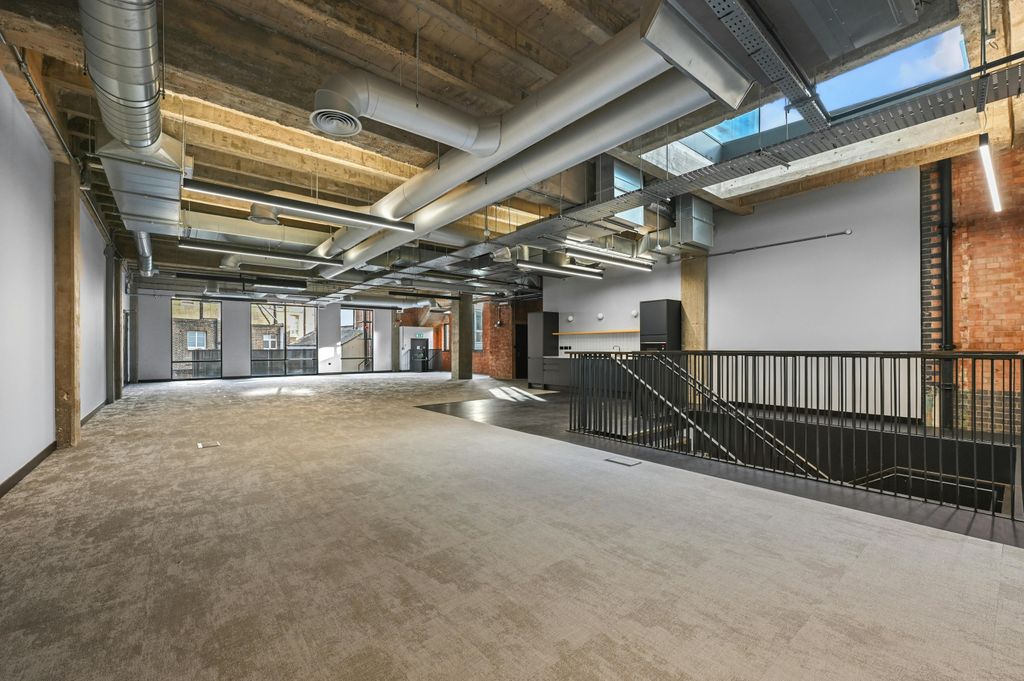 Property photo 1 of 12 Office