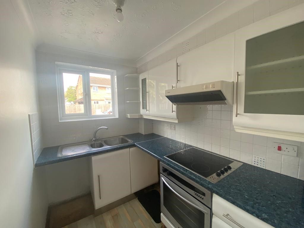 Property photo 3 of 6 Kitchen