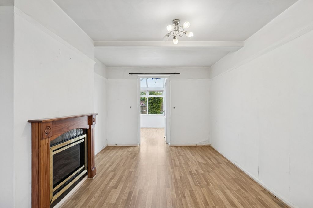 Property photo 3 of 18 5137774