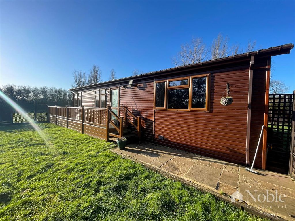 Property photo 1 of 14 External