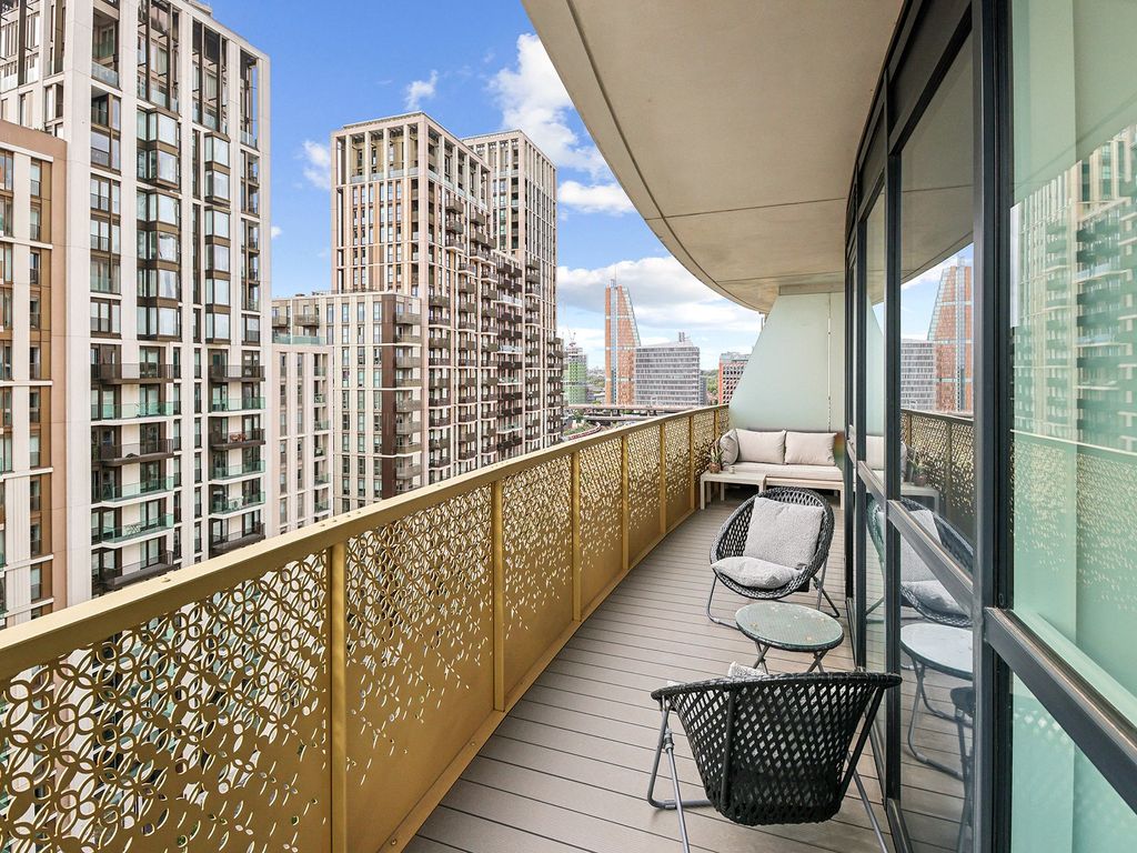 Property photo 2 of 15 Cassini Tower