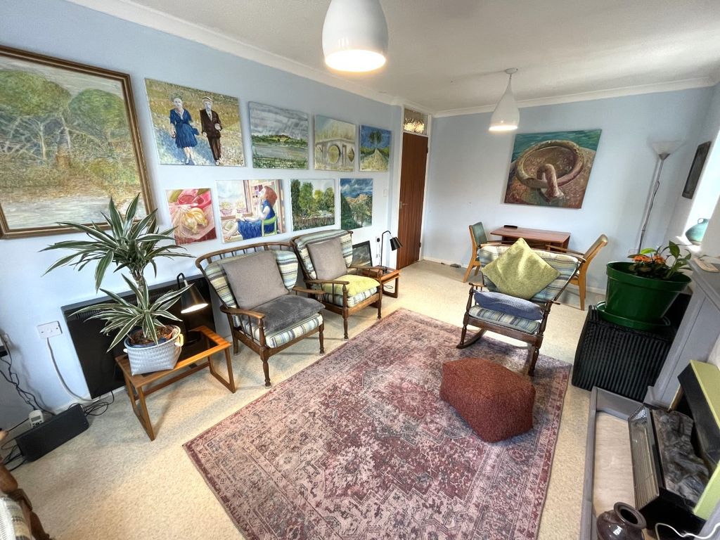 Property photo 3 of 12