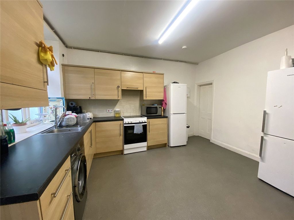 Property photo 2 of 7 Picture No. 13