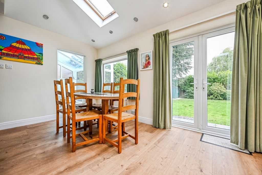 Property photo 3 of 17 Photo