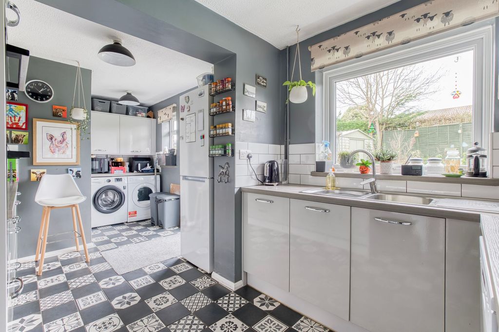 Property photo 2 of 18