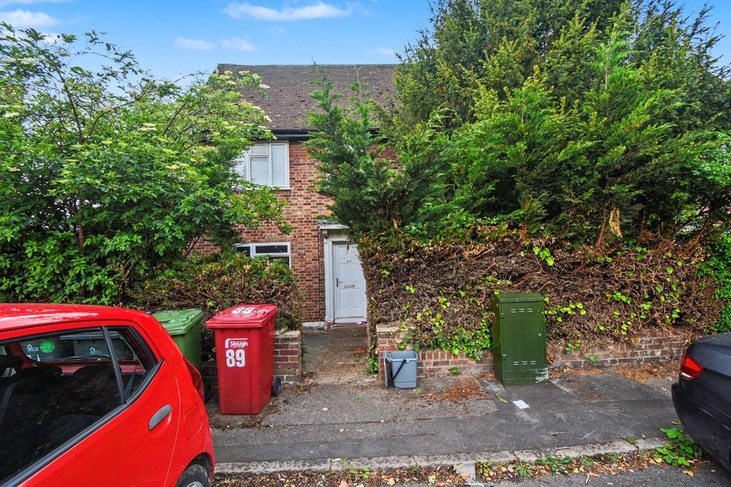 Property photo 1 of 18 89 Beechwood Gardens, Slough, Sl1 2Hp