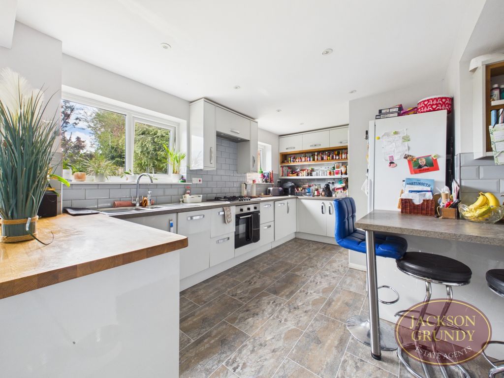 Property photo 2 of 12 Harmans Way