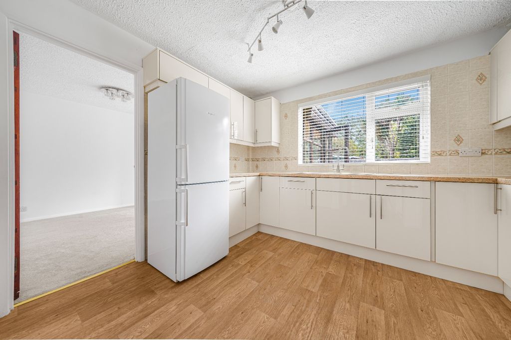 Property photo 2 of 13 5331151