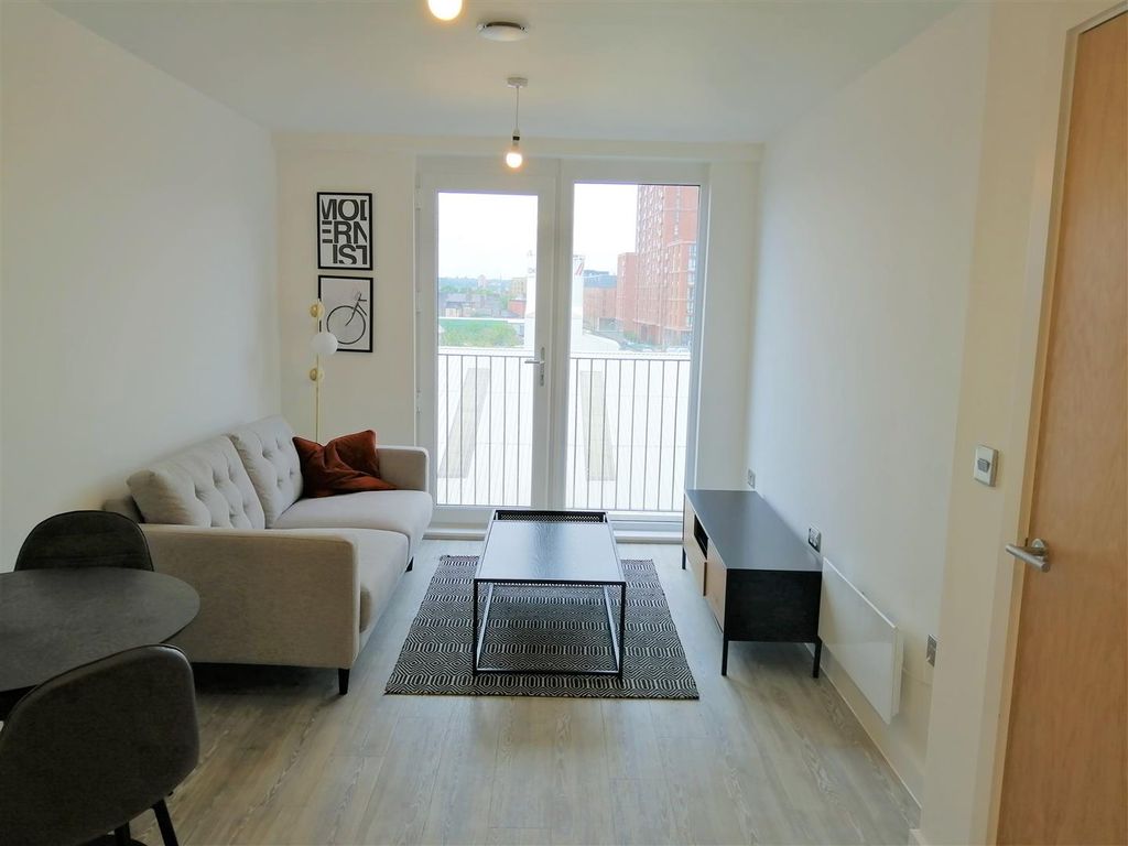 Property photo 3 of 12