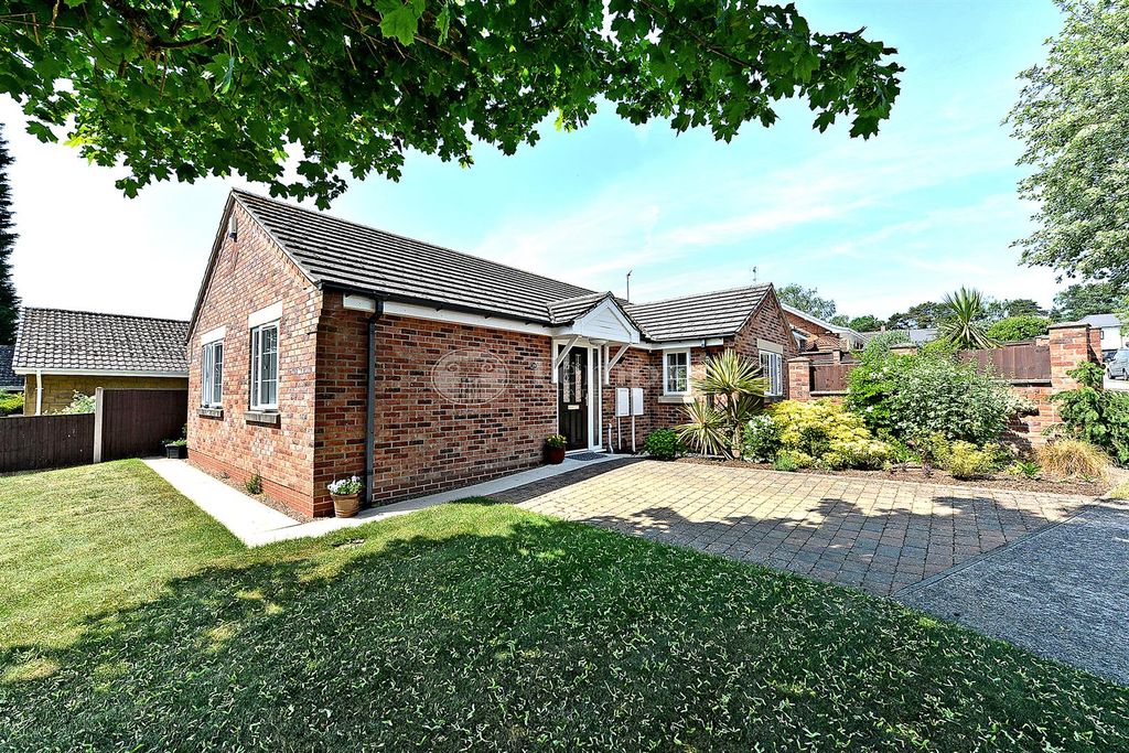 Property photo 1 of 24
