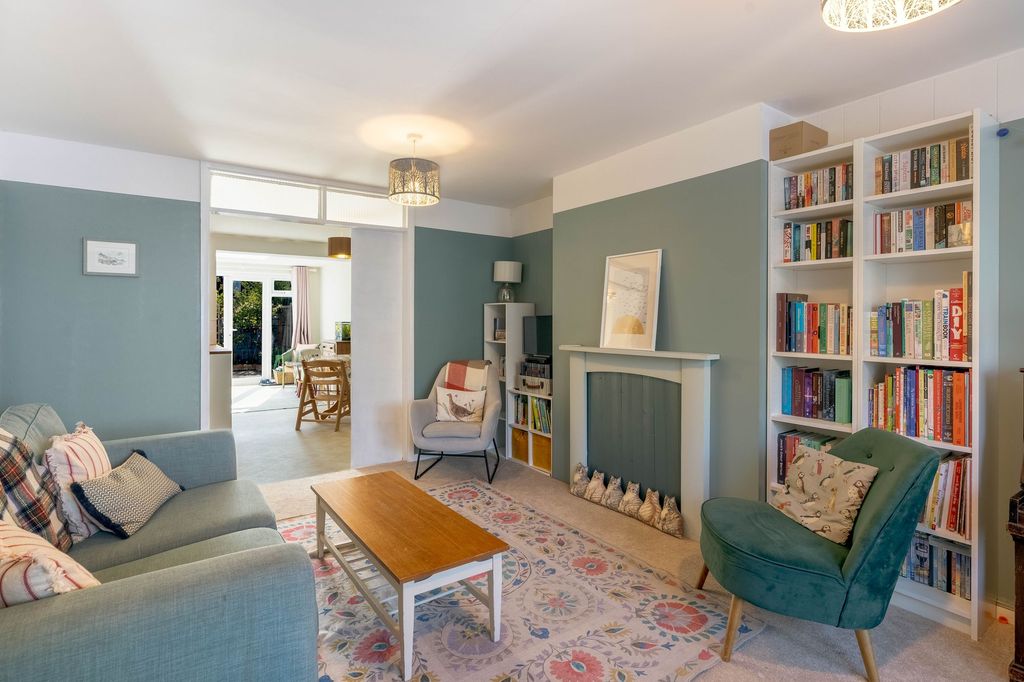Property photo 2 of 18