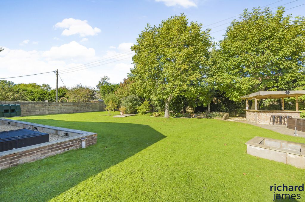 Property photo 3 of 20 3E161F71-0d98-41A...