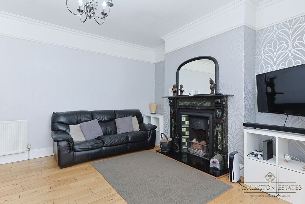 Property photo 3 of 17 4283444
