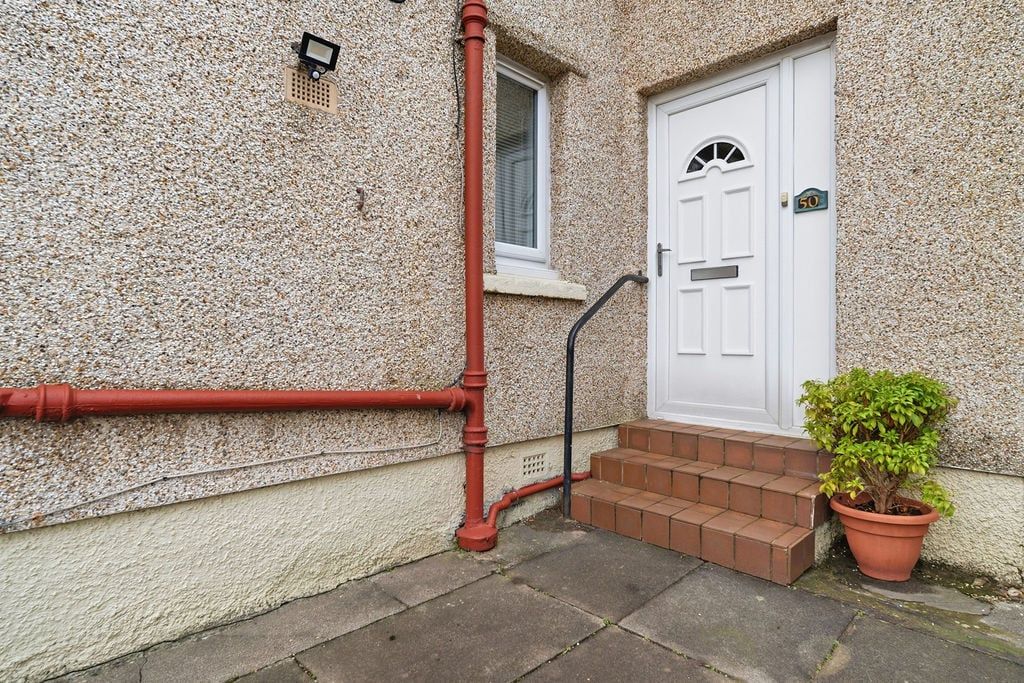 Property photo 2 of 20