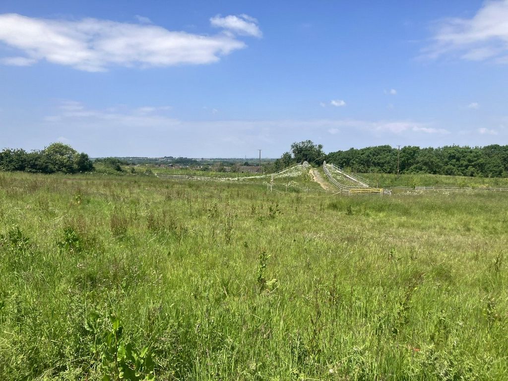 Property photo 2 of 17 Picture No. 09