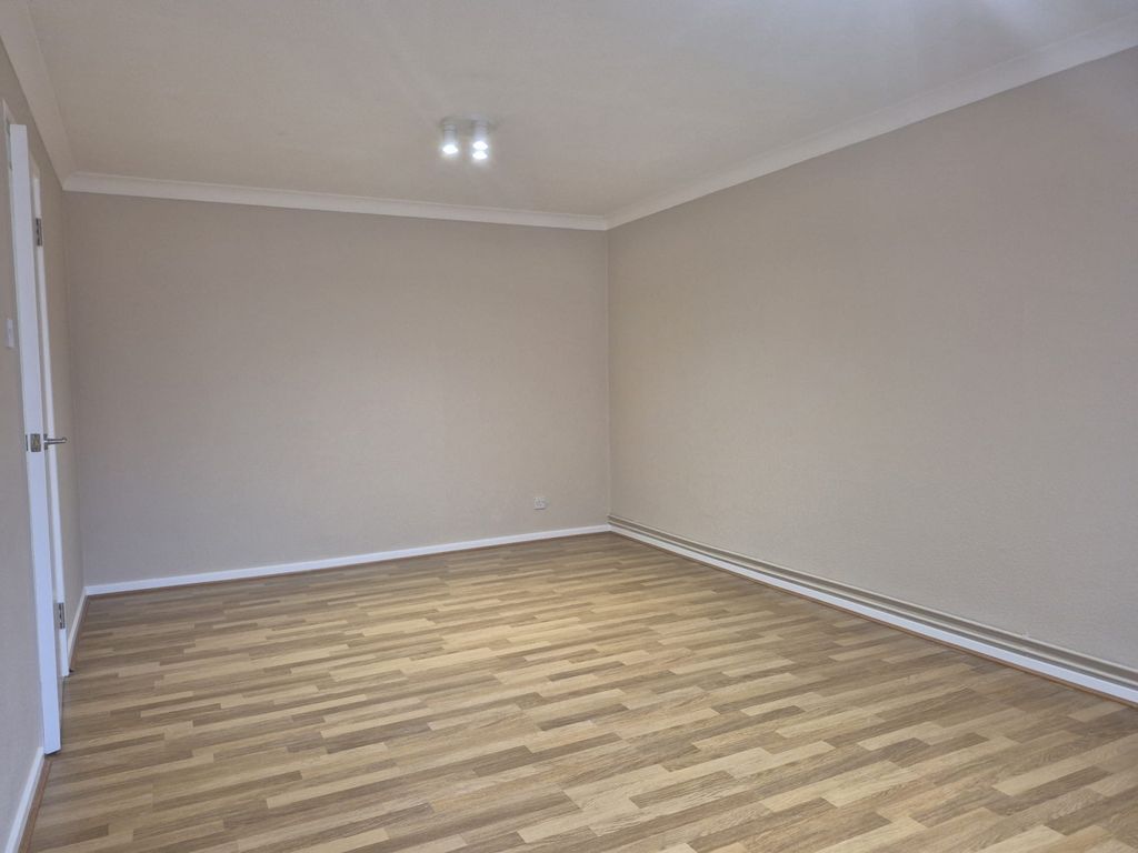 Property photo 3 of 12 2d6Af697-8601-44B2-Abc6-84Fa48A68190