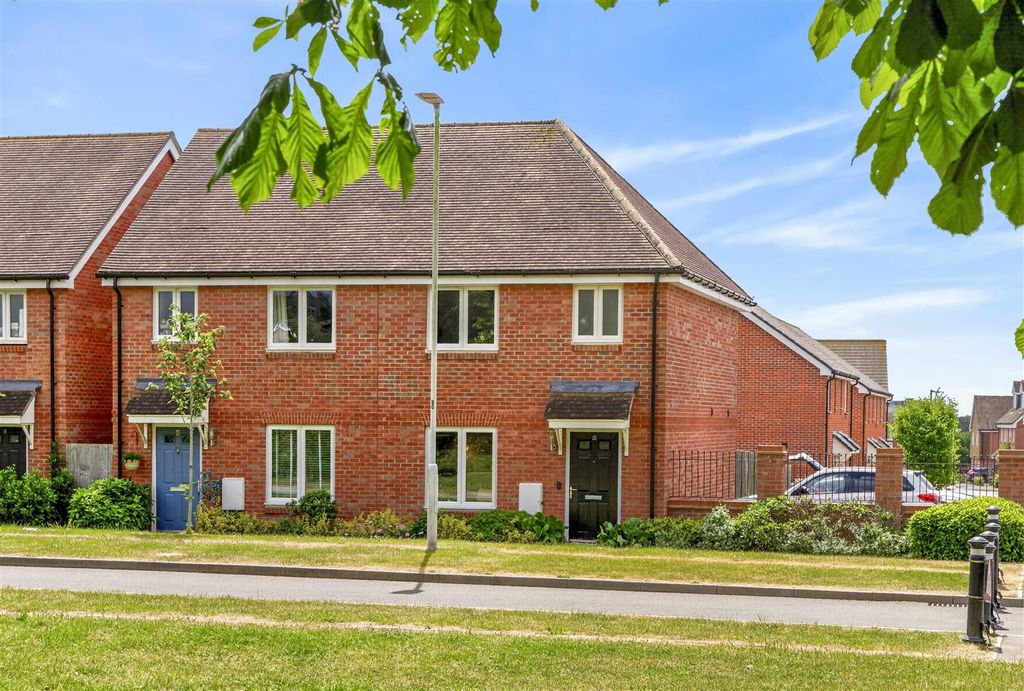 Property photo 1 of 42 For Sale By Aspire Residential | Cherwell Road