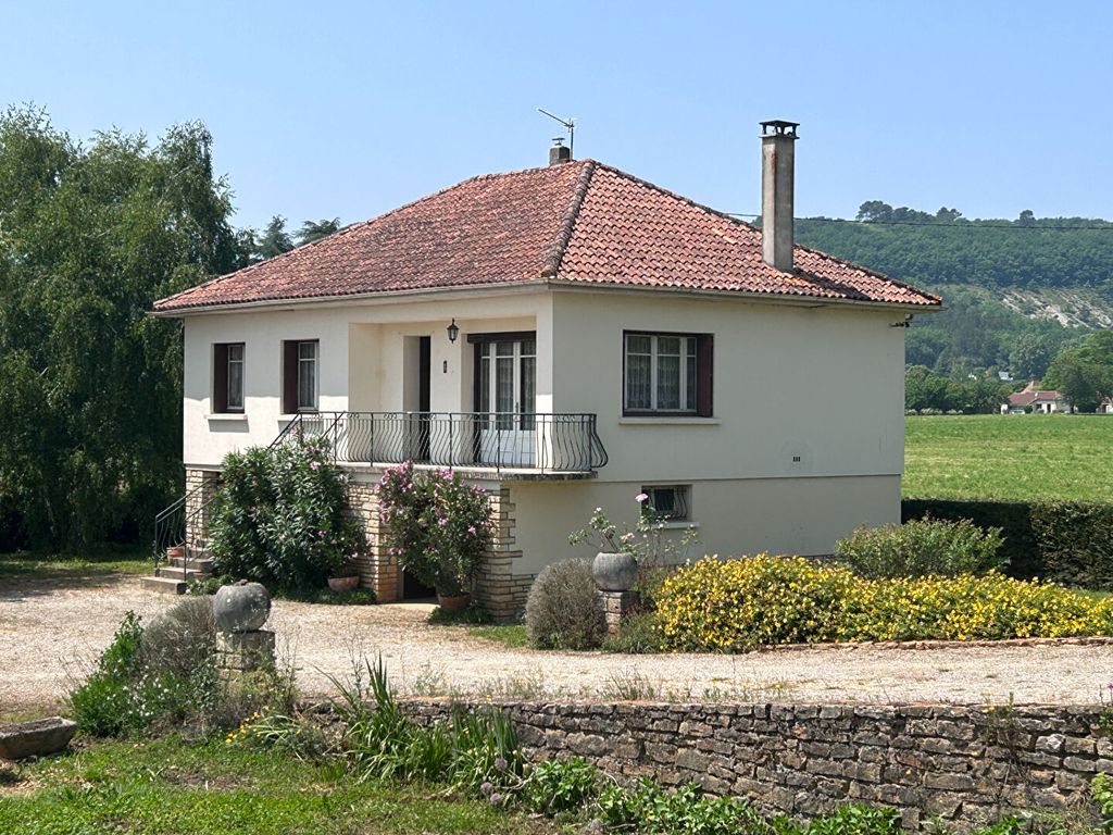Property photo 1 of 9 Main Exterior View