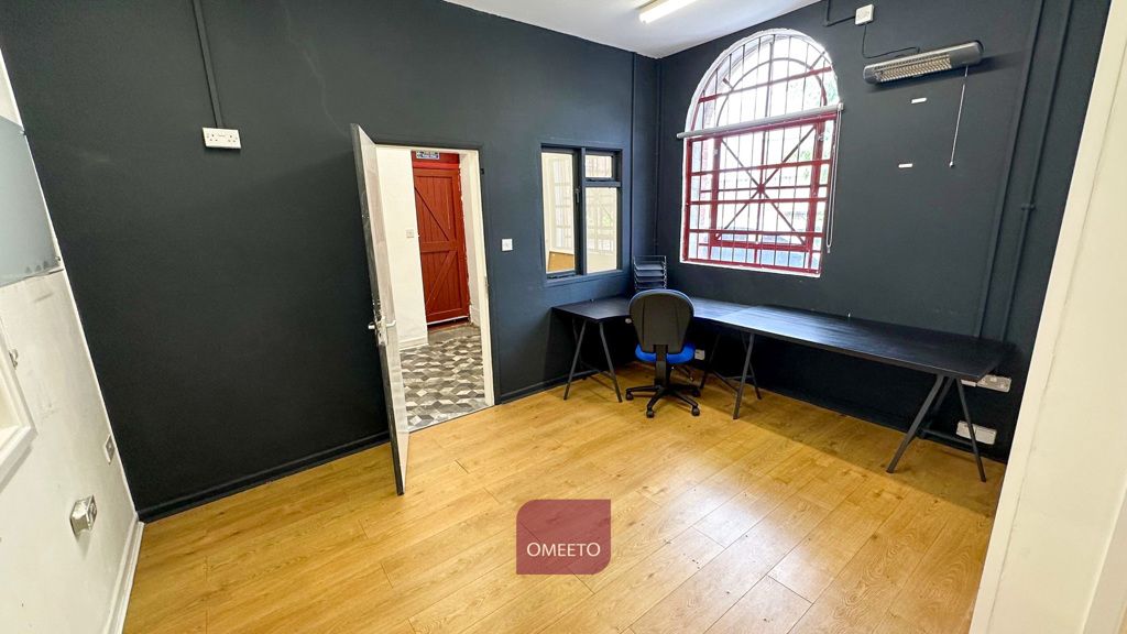 Property photo 2 of 8 Studio To Rent