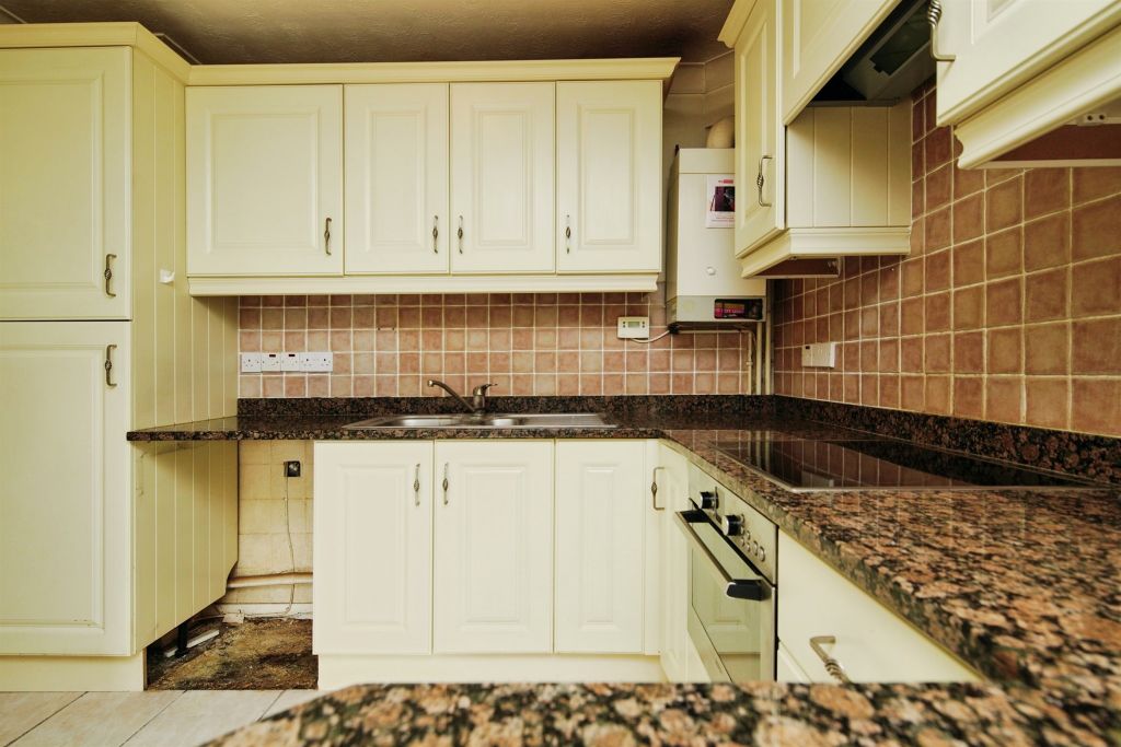 Property photo 3 of 14