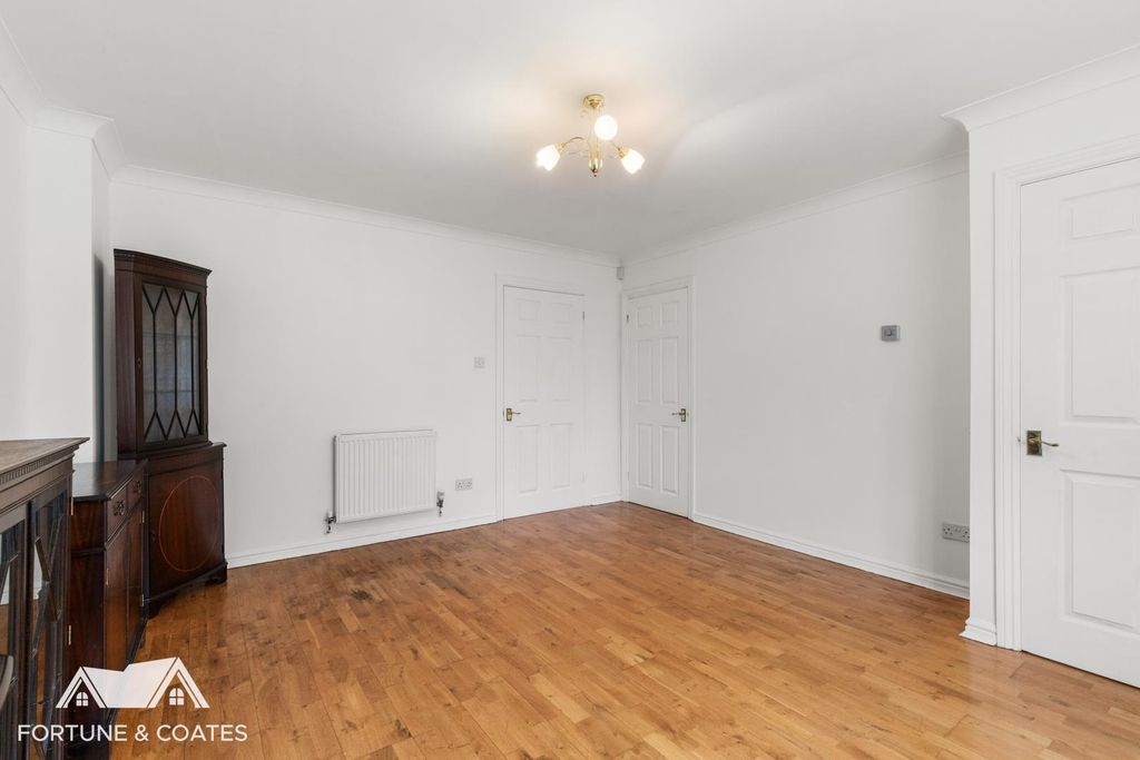 Property photo 3 of 25 Victoriagate_18.Jpg