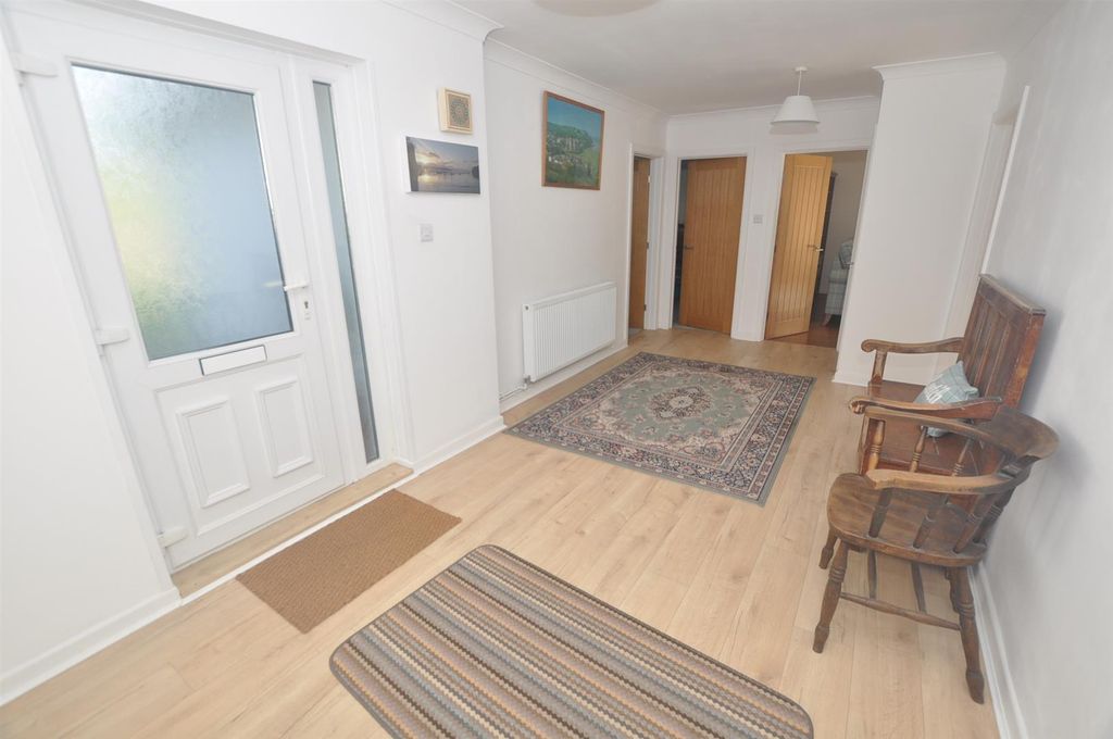 Property photo 2 of 23 Entrance Hallway