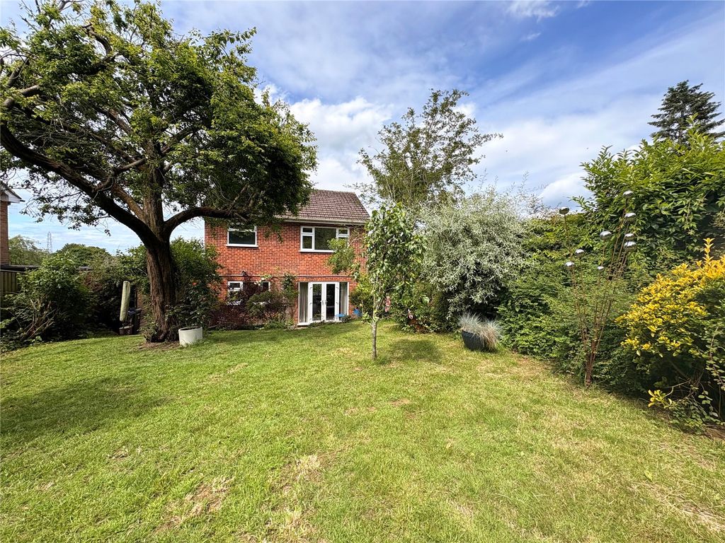 Property photo 2 of 32 Picture No. 35
