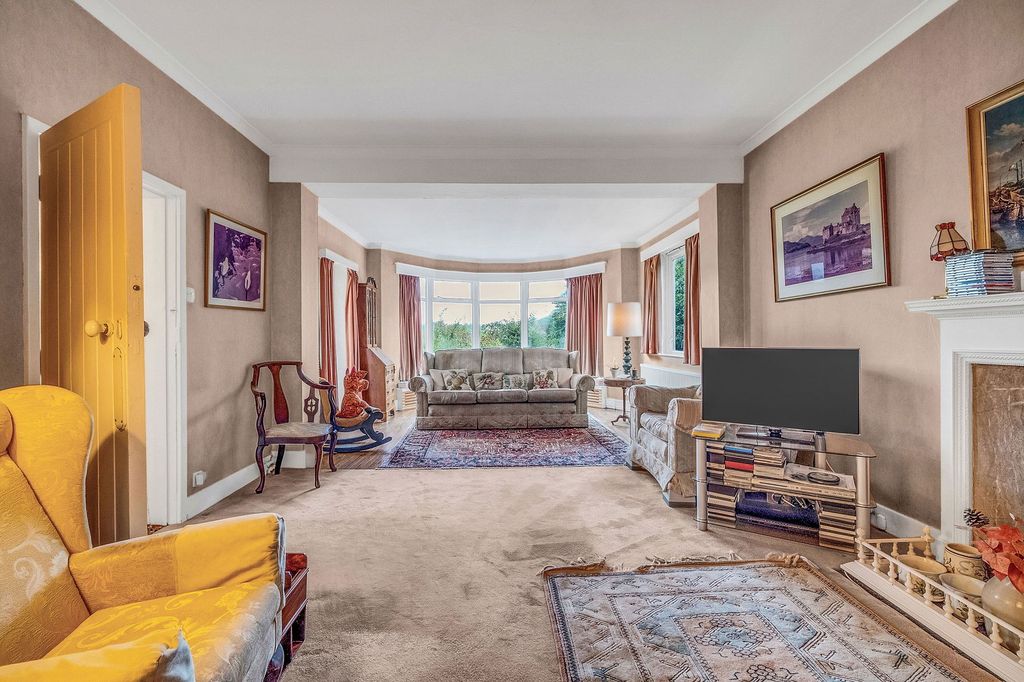 Property photo 2 of 13