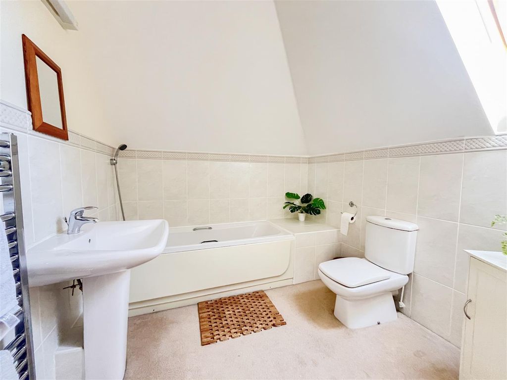 Additional image 9 of 5 bed detached house for saleThorntree Close, Heathfield TN21