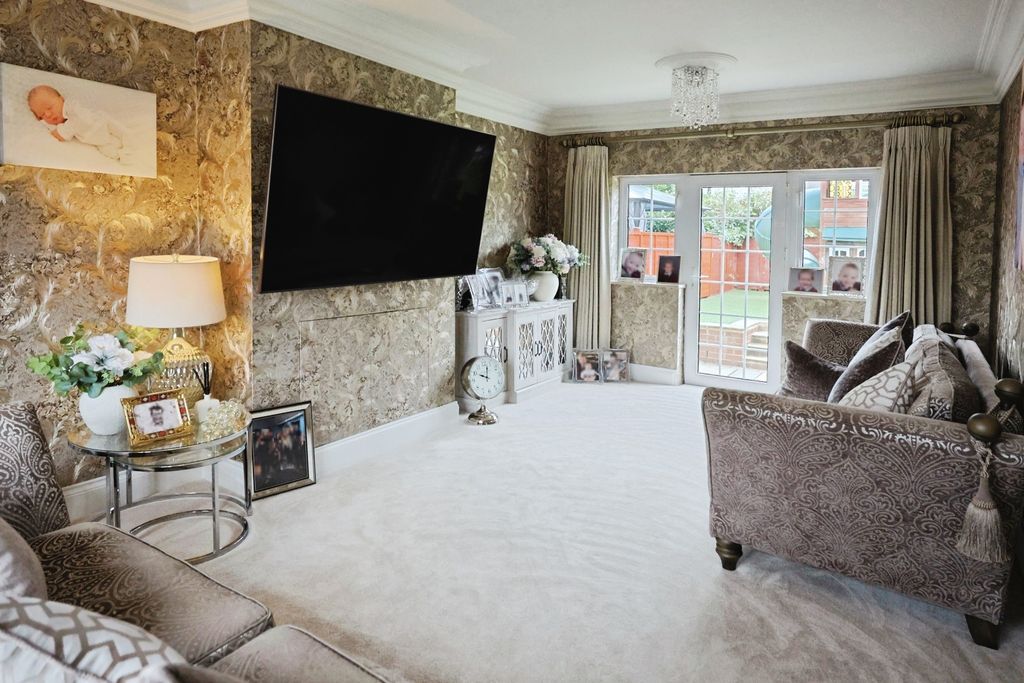 Property photo 3 of 18 Pbox-Img.Jpg