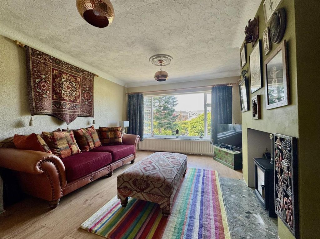Property photo 3 of 32