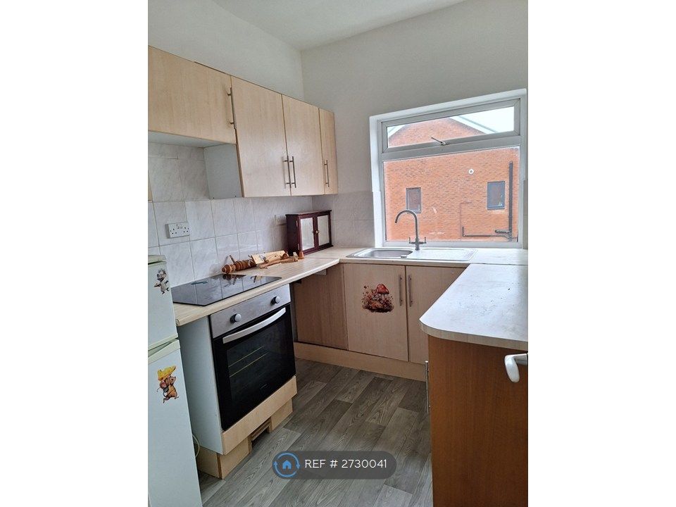 Property photo 1 of 6 Kitchen