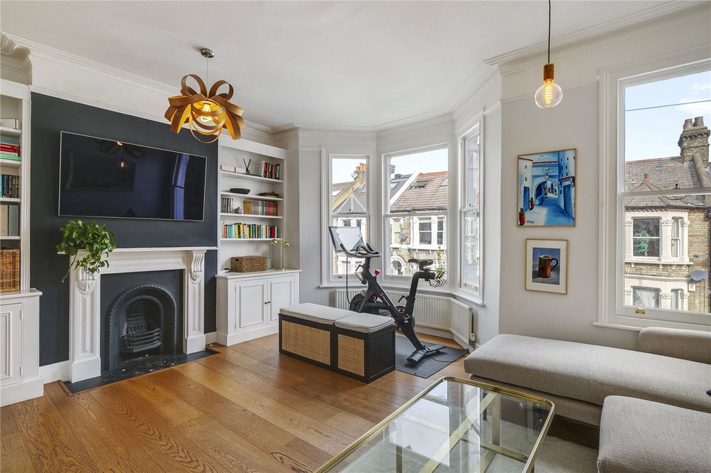 Property photo 2 of 11 Picture No. 23