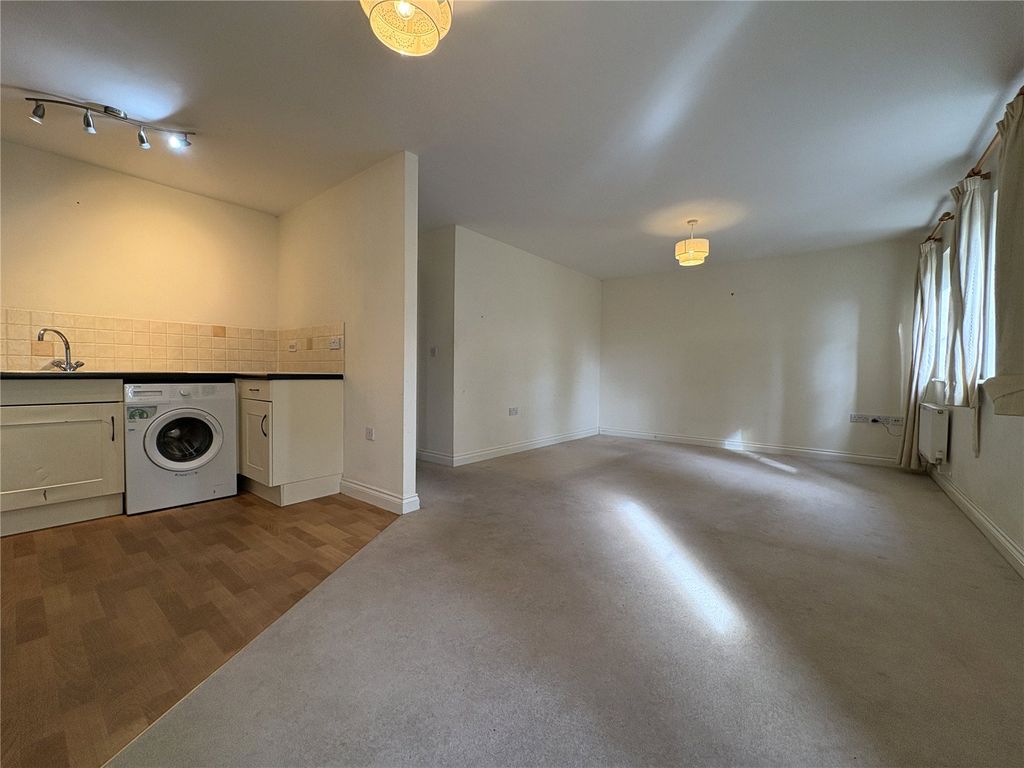 Property photo 3 of 8 Picture No. 25