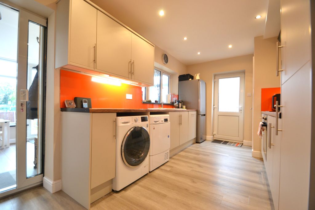 Property photo 3 of 22 Kitchen
