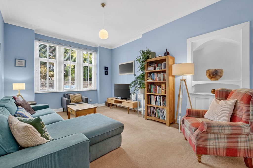 Property photo 2 of 23